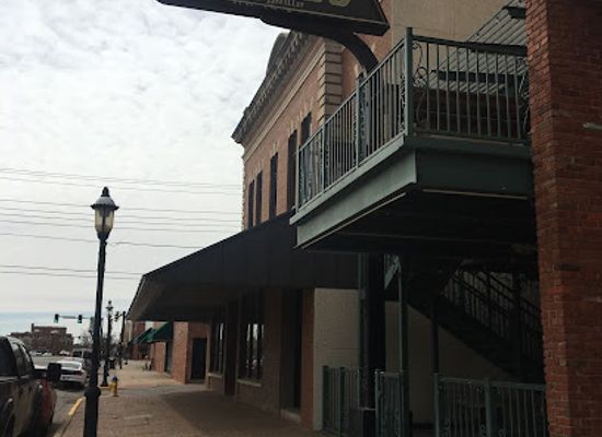 oklahoma/great-salt-plains-state-park/bar/callahan-s-pub-grille