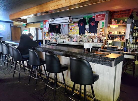 north-dakota/badlands/bar/denny-s-tavern