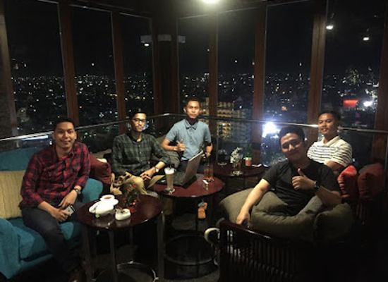 indonesia/makassar/bar/the-society-sky-dining-bar