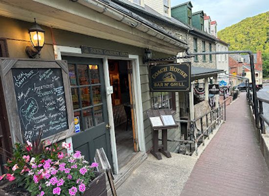 west-virginia/harpers-ferry-national-historical-park/bar/coach-house-bar-grill