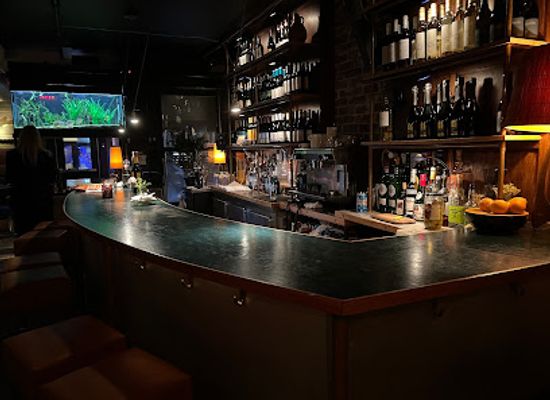 canada/ottawa/rideau-canal/bar/107-fourth-avenue-wine-bar-cafe