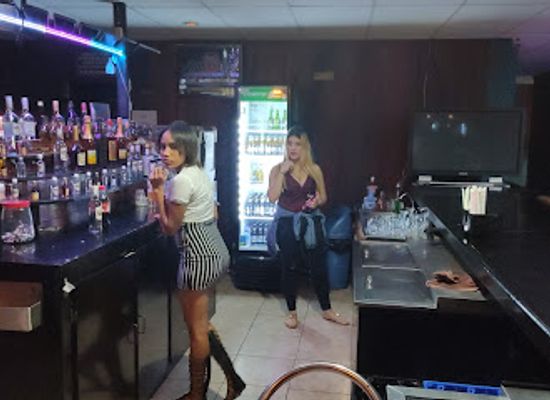 trinidad-and-tobago/chaguanas/bar/d-beeshive