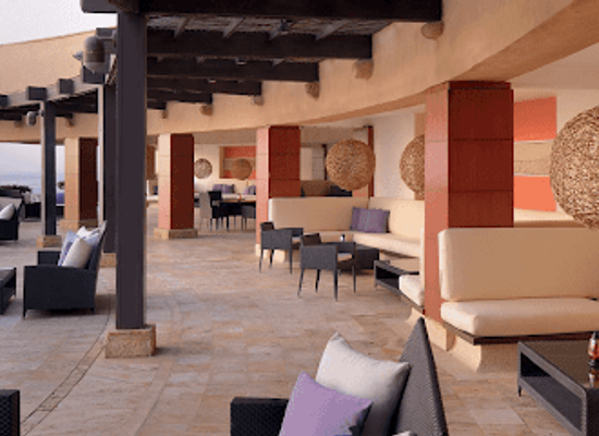 jordan/dead-sea/bar/beach-lounge