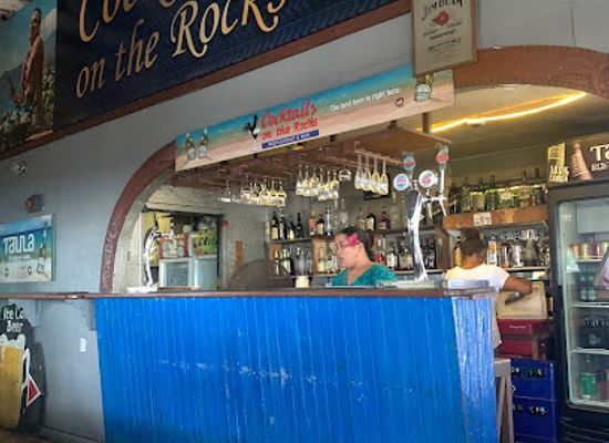 samoa/vaisigano/bar/cocktails-on-the-rocks