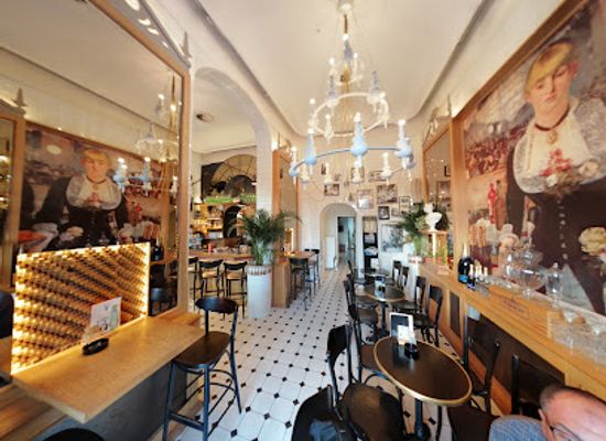 croatia/zagreb/donji-grad/bar/hemingway-lounge-bar