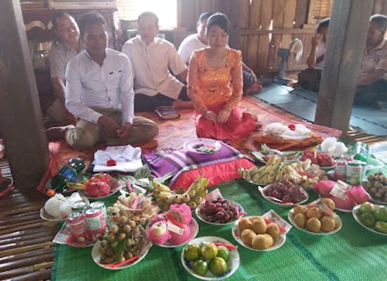 cambodia/tbong-khmum/bar/golden-river-ktv
