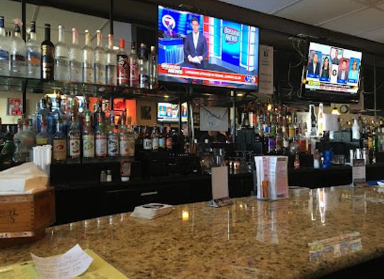 massachusetts/lowell/bar/charlies-pub