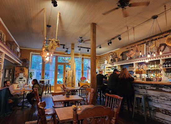 west-virginia/harpers-ferry-national-historical-park/bar/snallygasters-cafe-and-wine-bar