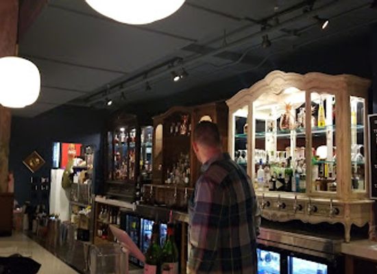 iowa/des-moines/bar/hello-marjorie