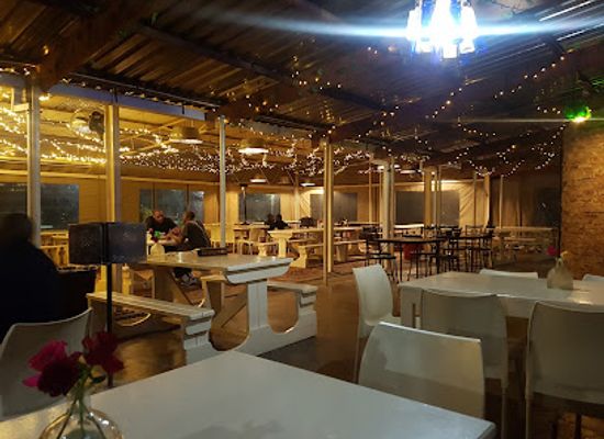 zimbabwe/mashonaland-east/bar/tin-roof-bucket-bar-and-bistro