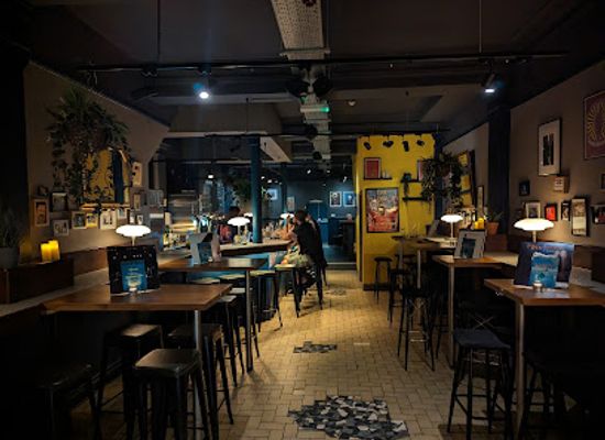 united-kingdom/liverpool/bar/present-company