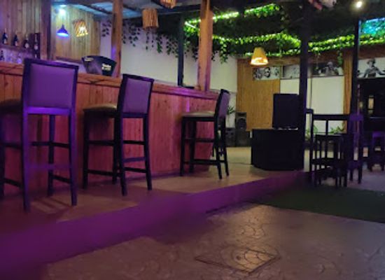 benin/cotonou/ganvie/bar/luck-lounge-benin