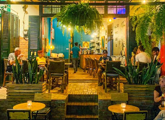 laos/luang-prabang-range/bar/b82-bar-luang-prabang