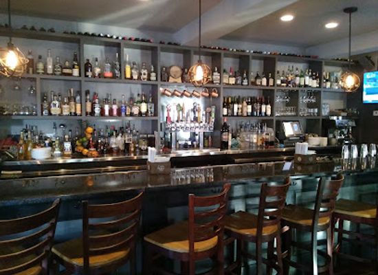 rhode-island/bristol-county/bar/the-revival-craft-kitchen-and-bar