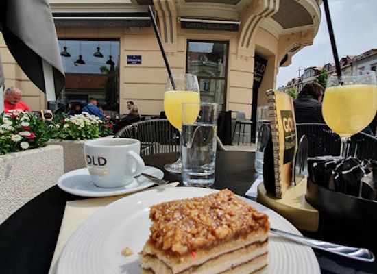 croatia/baranja/bar/confectionery-gold-by-waldinger