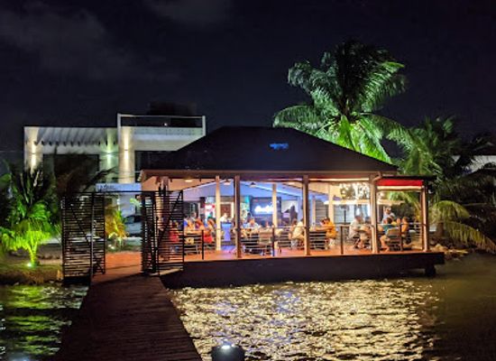 belize/belize-city/downtown-belize-city/bar/smokeez-seaside-restaurant-bar