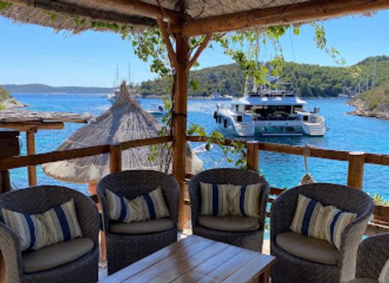 croatia/hvar/bar/calma-beach-bar
