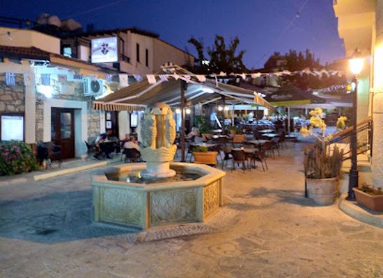 cyprus/pissouri/bar/platea-tavern