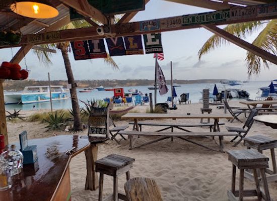 anguilla/sandy-ground/bar/elvis-beach-bar