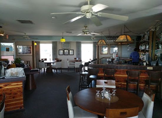 the-bahamas/grand-bahama/bar/upstairs-on-the-bay