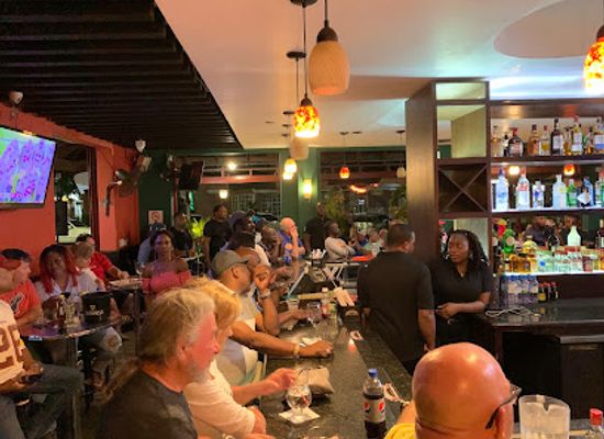 jamaica/north-coast/bar/john-crow-s-tavern