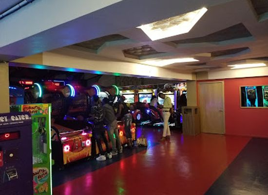 jamaica/hellshire-hills/bar/endzzone-sports-bar-and-grill