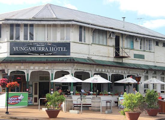 australia/atherton-tablelands/bar/yungaburra-pub