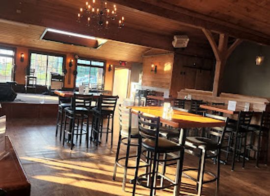 vermont/killington-ski-area/bar/the-foundry-at-summit-pond