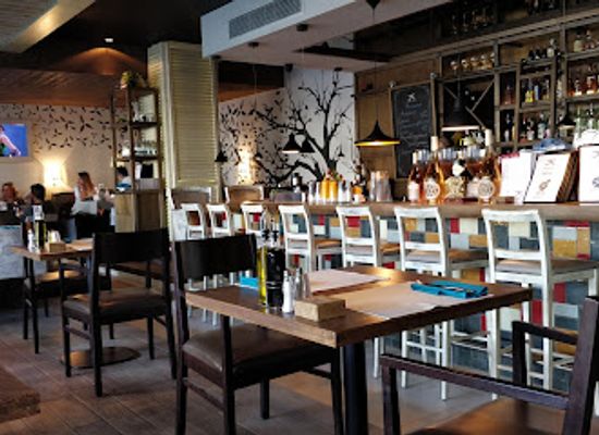bulgaria/pleven/bar/canape-food-strip-club