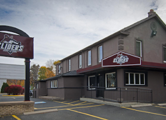 connecticut/mohawk-mountain-ski-area/bar/sliders-grill-bar-berlin-ct