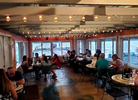 indiana/the-lakes-region/bar/sandbar-grill