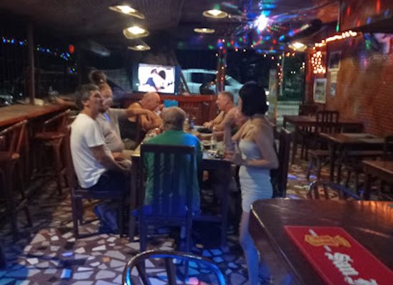 philippines/mimaropa/bar/blue-pinoy-bar-and-restaurant