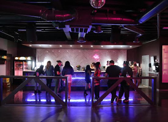 oklahoma/oklahoma-city/bar/the-secret-bar-patio