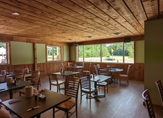 michigan/the-thumb/bar/dark-sky-lodge-tavern