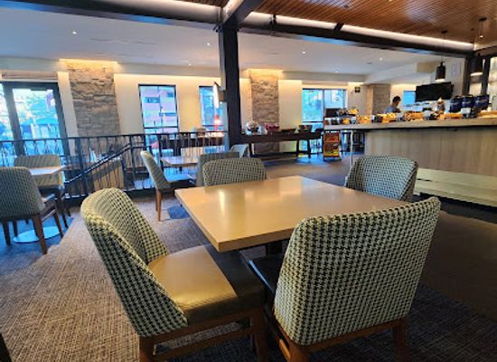 colorado/maroon-bells-snowmass-wilderness/bar/the-lounge