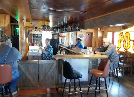 michigan/northern-michigan/bar/beach-s-up-north-tavern