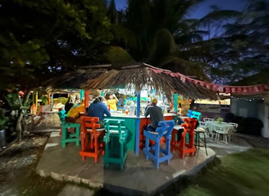 the-bahamas/acklins/bar/max-conch-bar