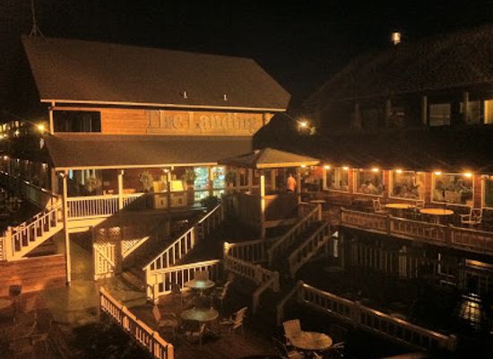 missouri/current-river/bar/the-blue-heron-restaurant-at-the-landing