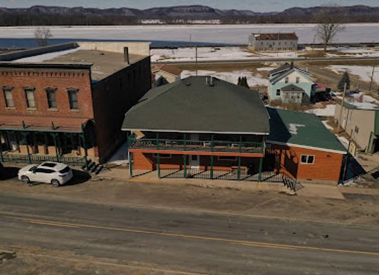 iowa/little-switzerland/bar/rudy-s-hotel-bar