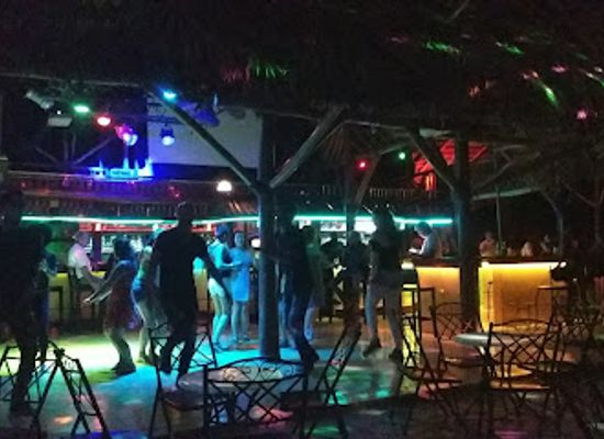 dominican-republic/samana-peninsula/bar/la-bodega-bar