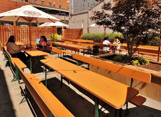 canada/halifax/spring-garden/bar/stillwell-beergarden