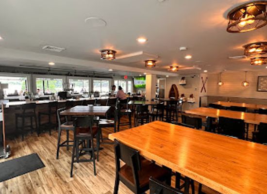 wisconsin/glacial-lake-wisconsin/bar/summer-house-grill-bar