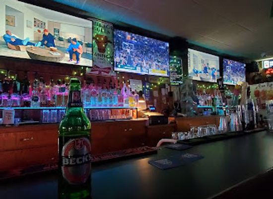 illinois/naperville/bar/white-tavern