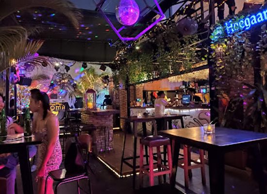 vietnam/ho-chi-minh-city/bar/broma-not-a-bar