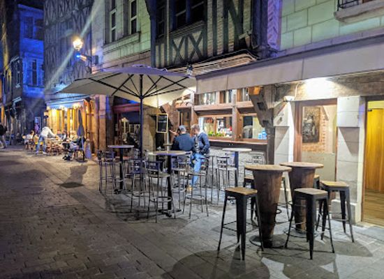 france/loire-valley/bar/creperie-bar-cocktails-la-cour