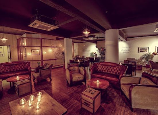 india/udaipur/bar/hook-irons-bar