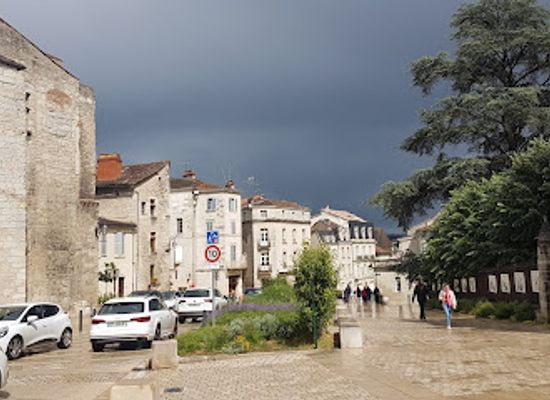 france/dordogne-valley/bar/le-cafe-de-la-place-perigueux