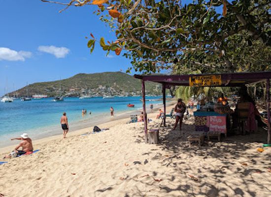 saint-vincent-and-the-grenadines/bequia/bar/fay-s-bar