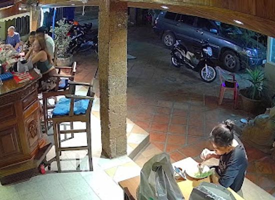 cambodia/sihanoukville/victory-beach/bar/divers-bar