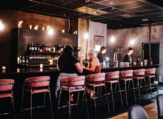 washington/spokane-river/bar/whim-wine-bar